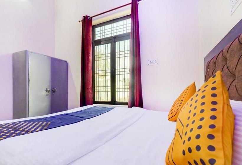 בית מלון כפרי Spot On 76978  Moon