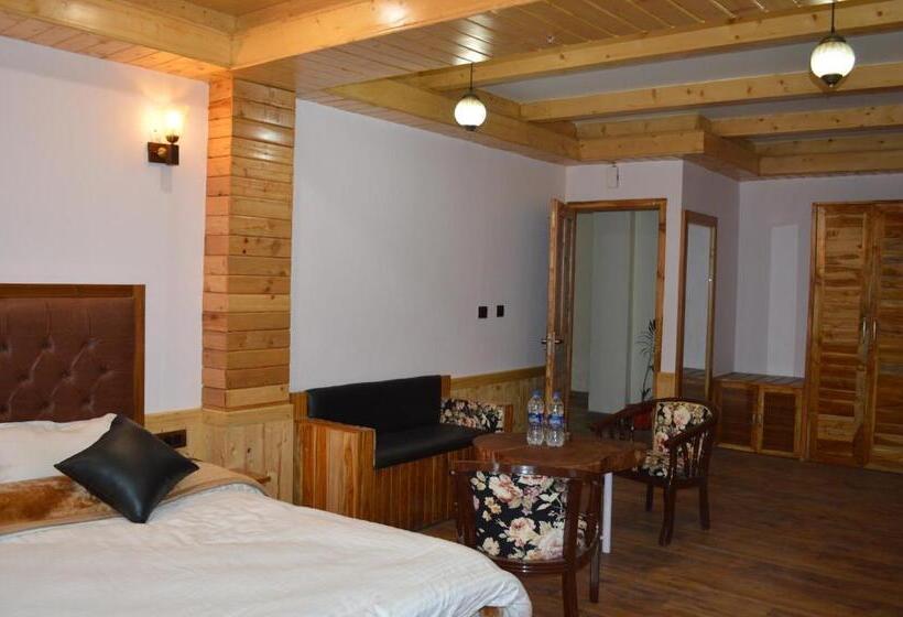 Отель The Hillside