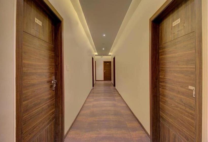 فندق The Lotus Residency, Sangli