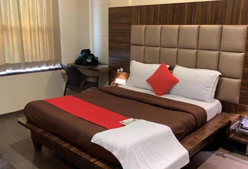 בית מלון כפרי The Lotus Residency, Sangli