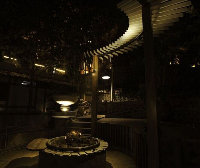 בית מלון כפרי Tira Vilagna Suites & Spa