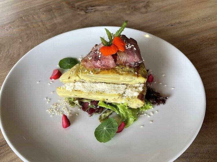 בית מלון כפרי Tira Vilagna Suites & Spa