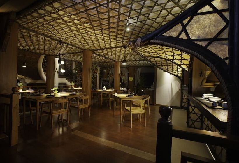 בית מלון כפרי Tira Vilagna Suites & Spa