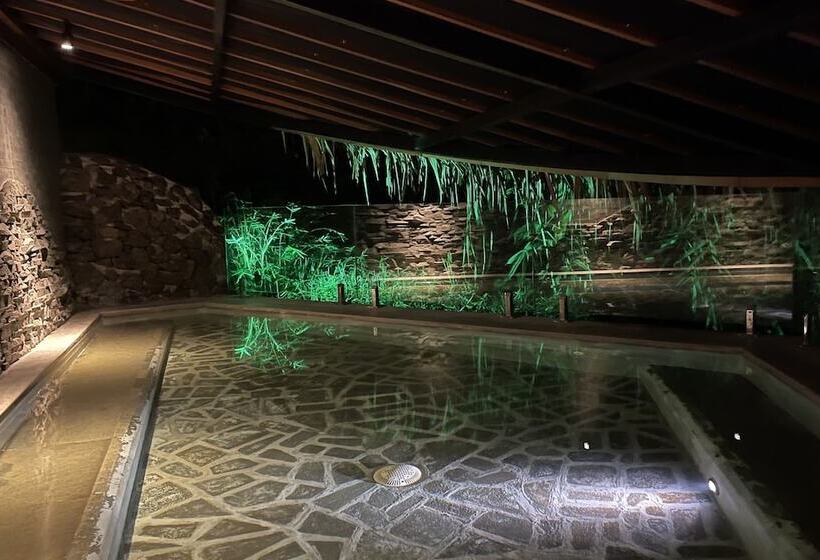 בית מלון כפרי Tira Vilagna Suites & Spa