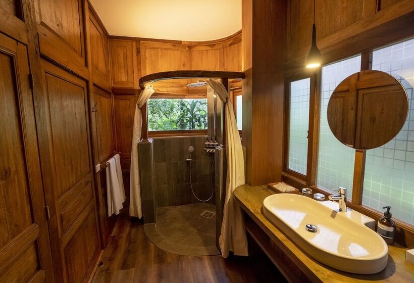 בית מלון כפרי Tira Vilagna Suites & Spa