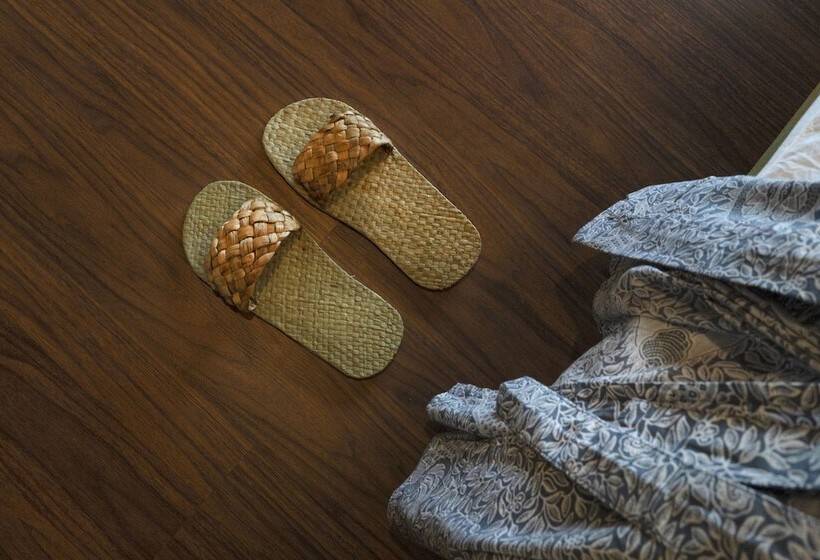 בית מלון כפרי Tira Vilagna Suites & Spa