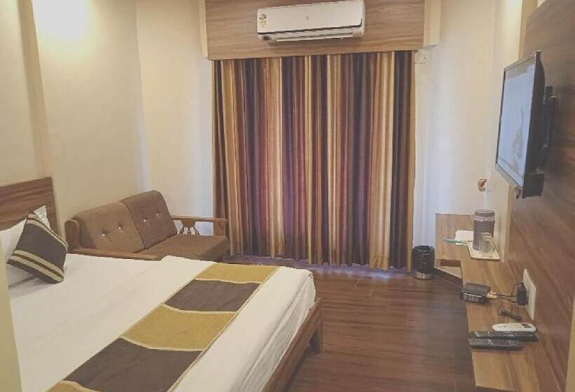 בית מלון כפרי Vikram Palace