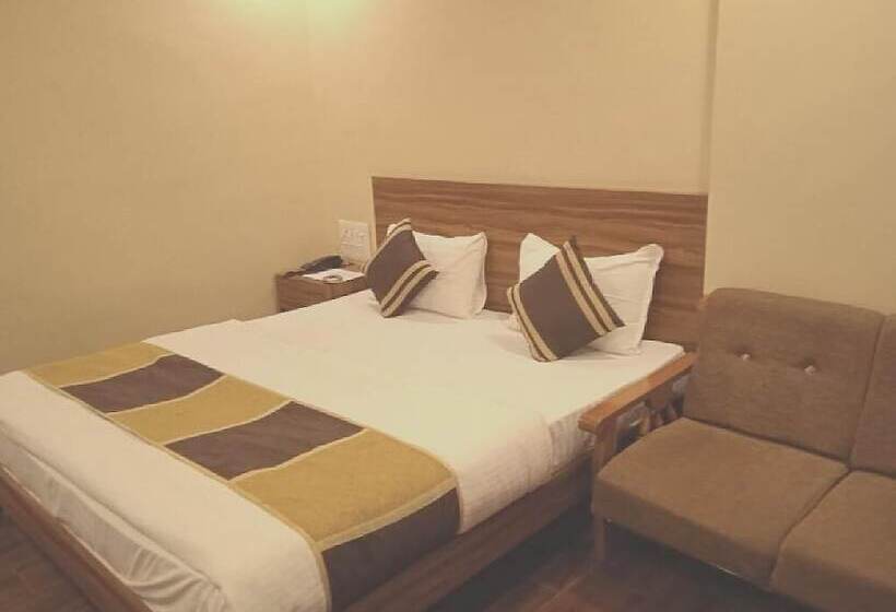 בית מלון כפרי Vikram Palace