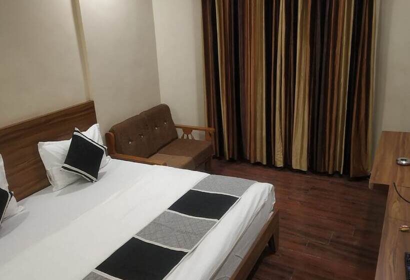 Отель Vikram Palace