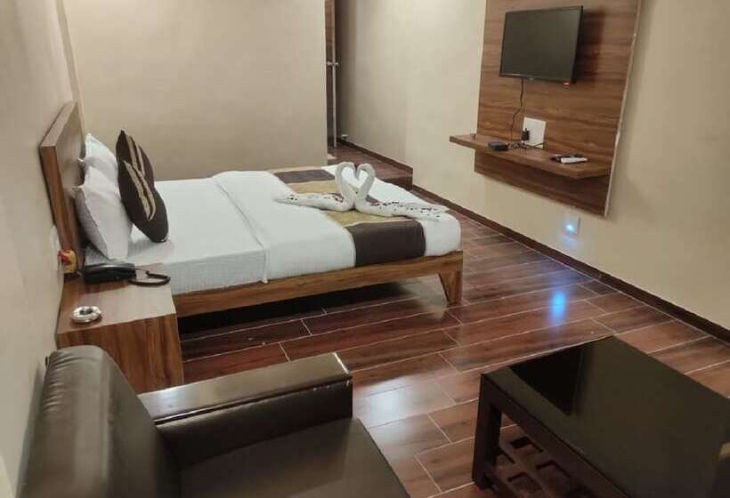 Отель Vikram Palace