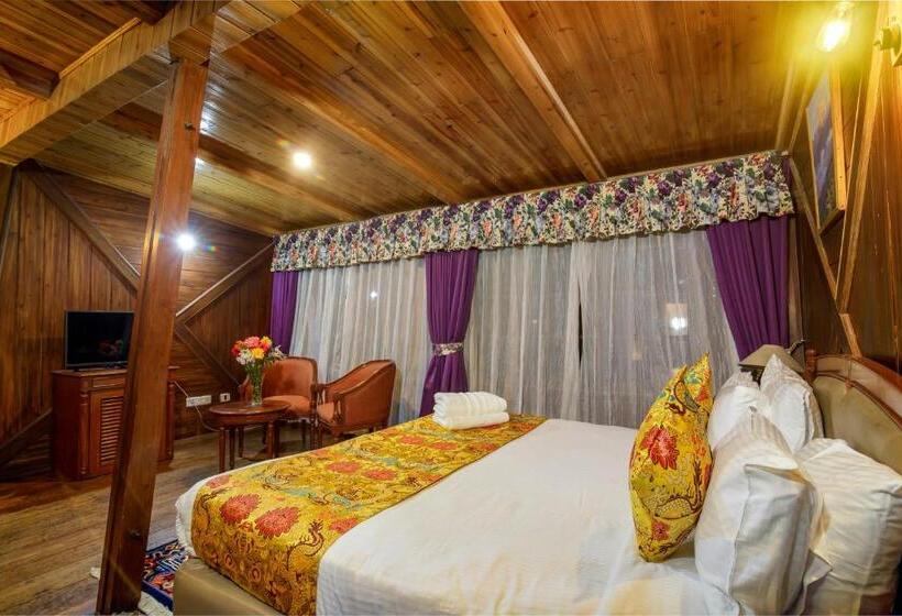 Muscatel Himalayan Resort   400 Mts From Mall Road