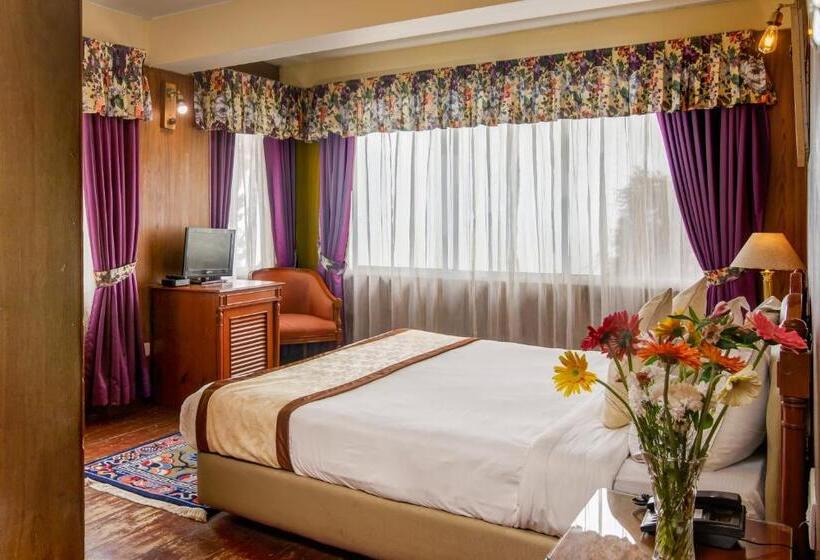 Muscatel Himalayan Resort   400 Mts From Mall Road