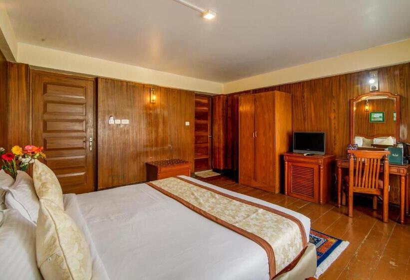 Muscatel Himalayan Resort   400 Mts From Mall Road