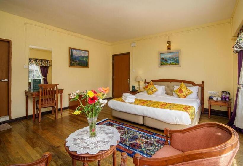 Muscatel Himalayan Resort   400 Mts From Mall Road