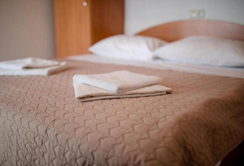 Пансион Apartments Zentil Banjol