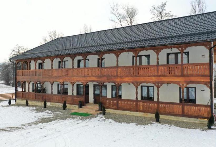 ペンション Conacul Cosăului