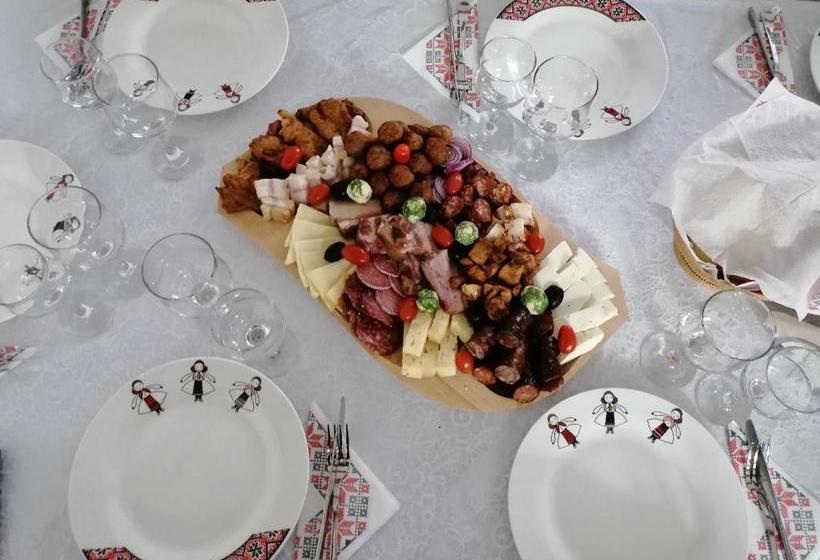 ペンション Conacul Cosăului