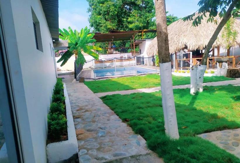 پانسیون Hostal La Sierra Nevada