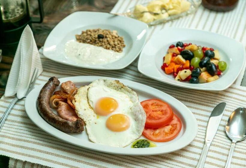 پانسیون Ravenscliff Manor