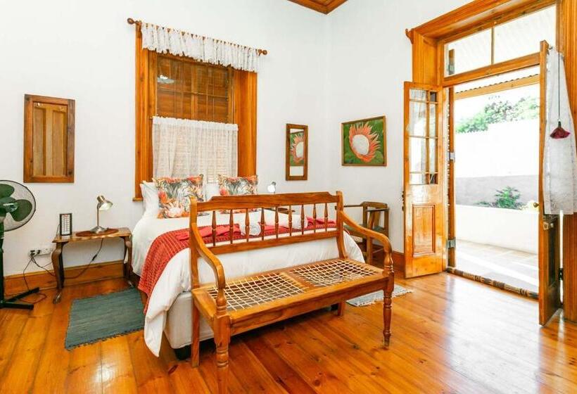 پانسیون Ravenscliff Manor