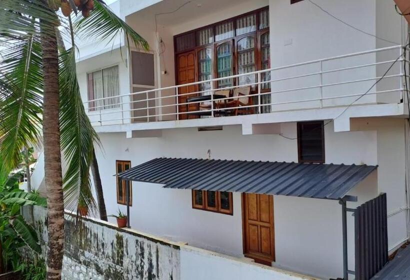 پانسیون Varma Sea View Villas