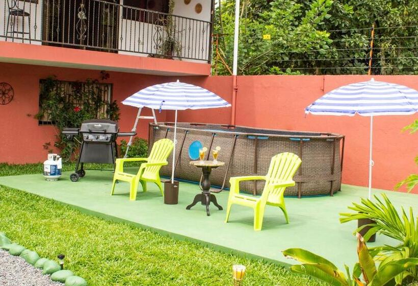 Tico House Bed & Breakfast