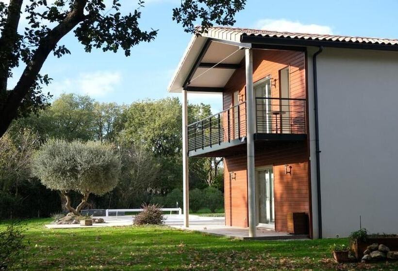 مبيت وإفطار La Planette