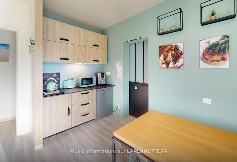 مبيت وإفطار La Planette