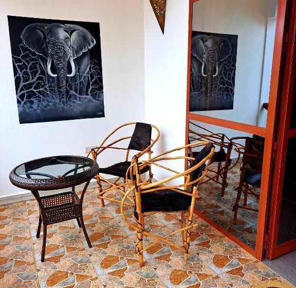 ベッドアンドブレックファースト Mimi Na Wewe Villa