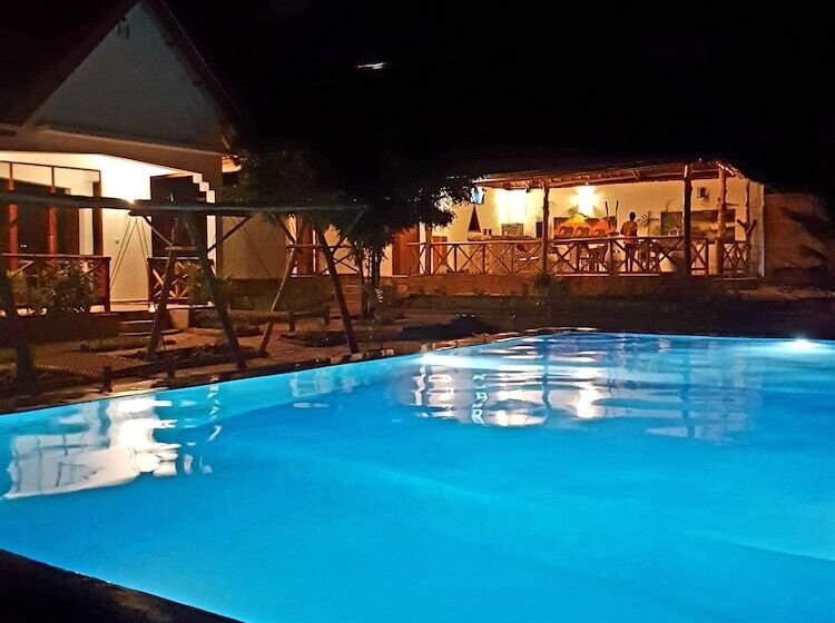 ベッドアンドブレックファースト Mimi Na Wewe Villa