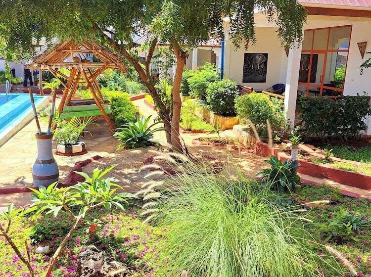 ベッドアンドブレックファースト Mimi Na Wewe Villa