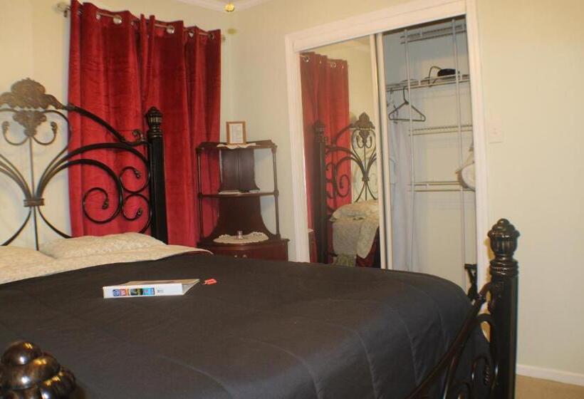 Serenity Hill Bed And Breakfast