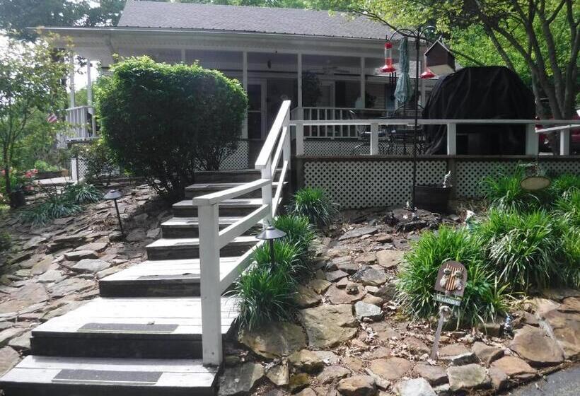 Serenity Hill Bed And Breakfast