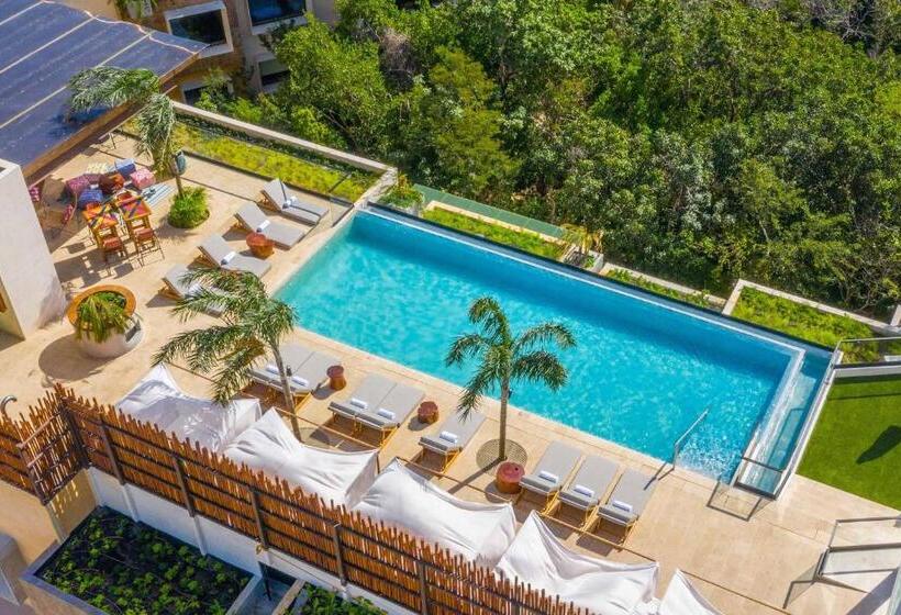 هتل Aloft Tulum