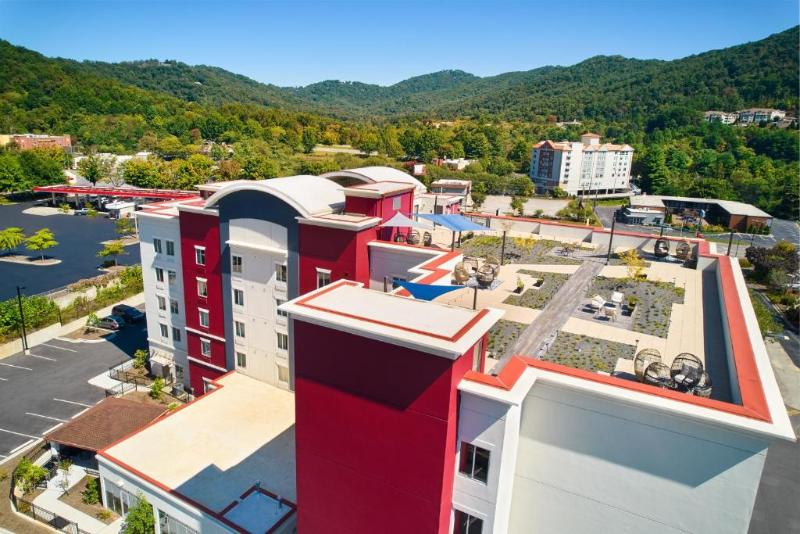 Отель Candlewood Suites Asheville Downtown, An Ihg