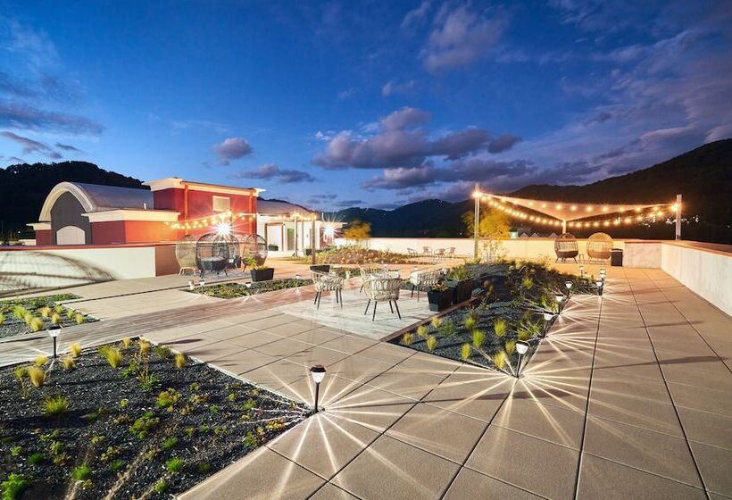 Отель Candlewood Suites Asheville Downtown, An Ihg