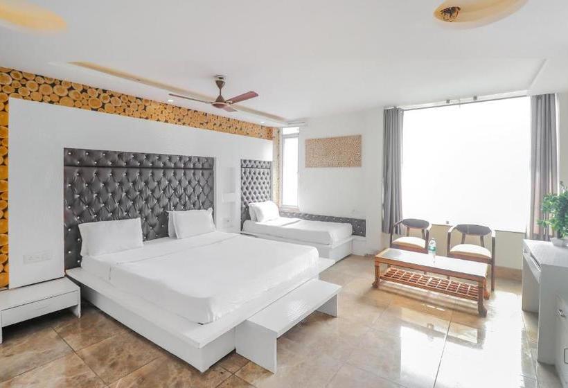 Capital O 72530 Hotel Vivaan