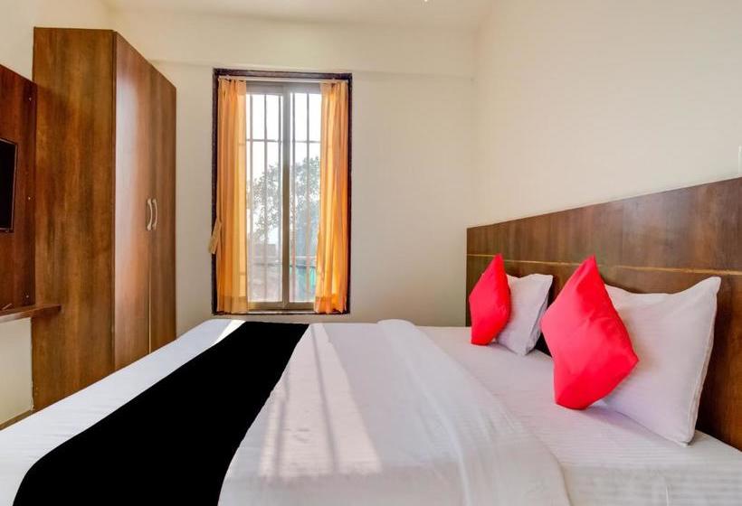 בית מלון כפרי Capital O Nsk181 Rio Inn