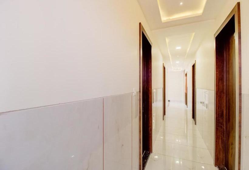 בית מלון כפרי Capital O Nsk181 Rio Inn