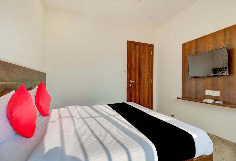 בית מלון כפרי Capital O Nsk181 Rio Inn