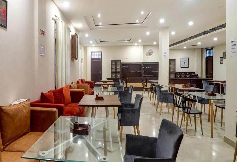 فندق Super Capital O Divira Inn