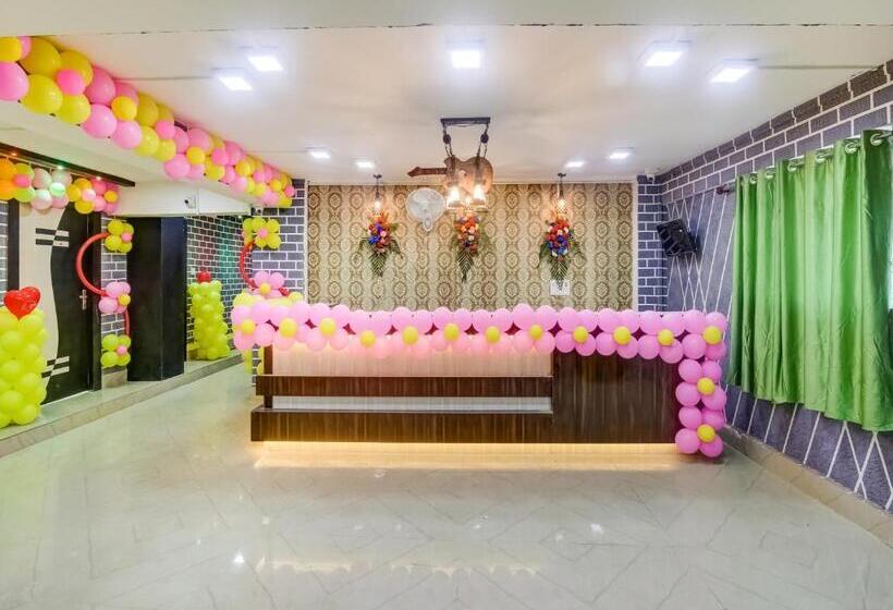 فندق Super Capital O Divira Inn