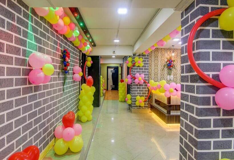 فندق Super Capital O Divira Inn