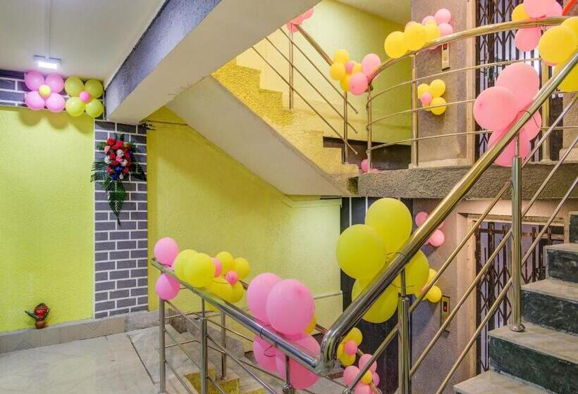 فندق Super Capital O Divira Inn