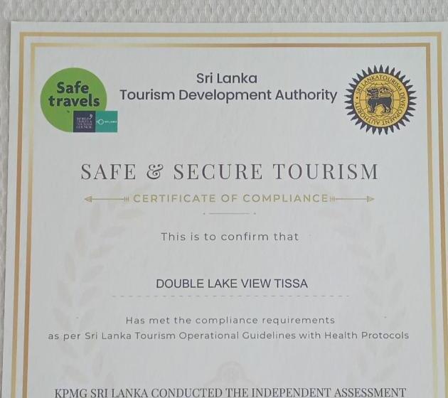 בית מלון כפרי Double Lake View Tissa & Safari