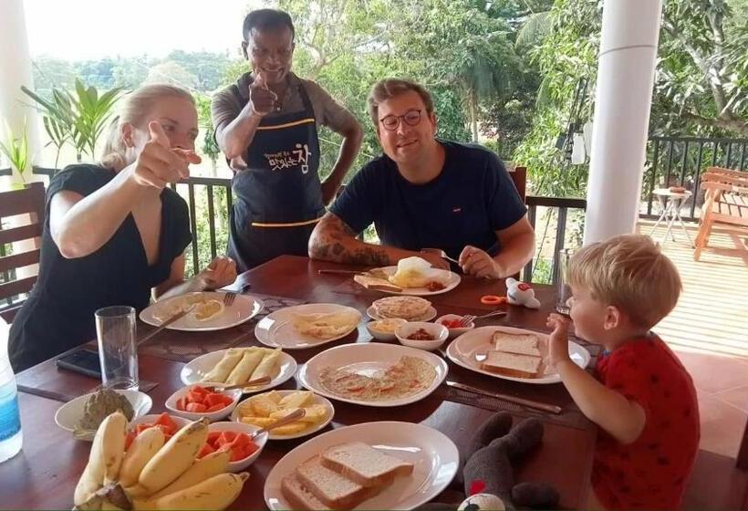 בית מלון כפרי Double Lake View Tissa & Safari