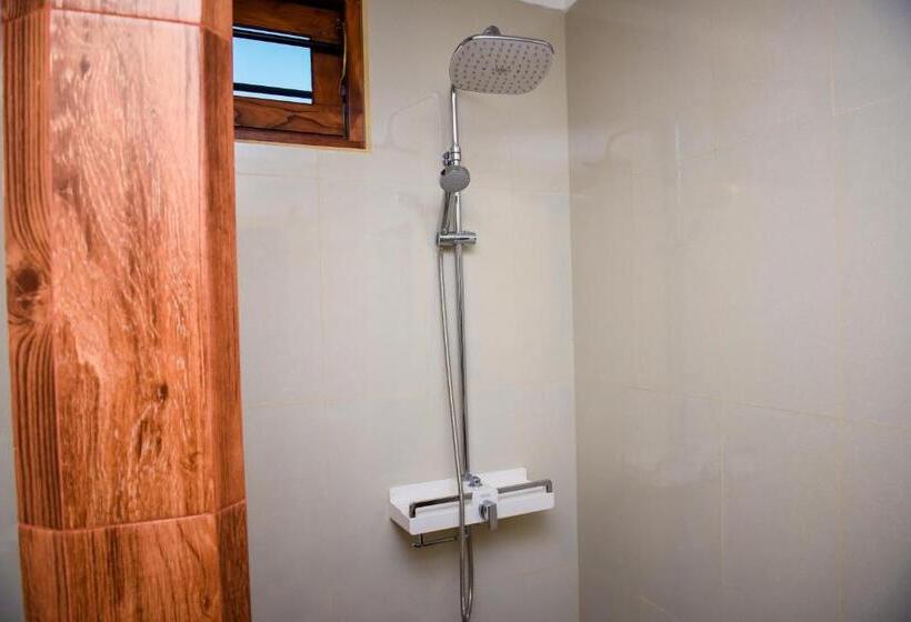 בית מלון כפרי Double Lake View Tissa & Safari