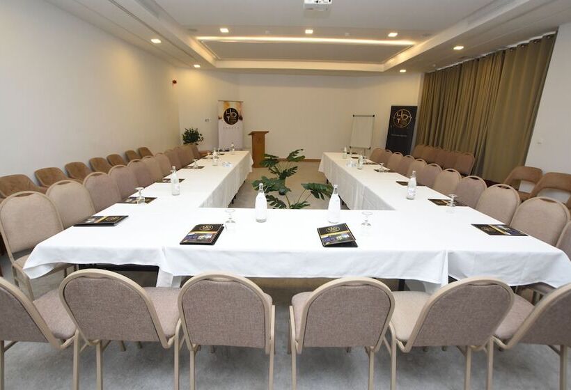 هتل Downtown Tunis