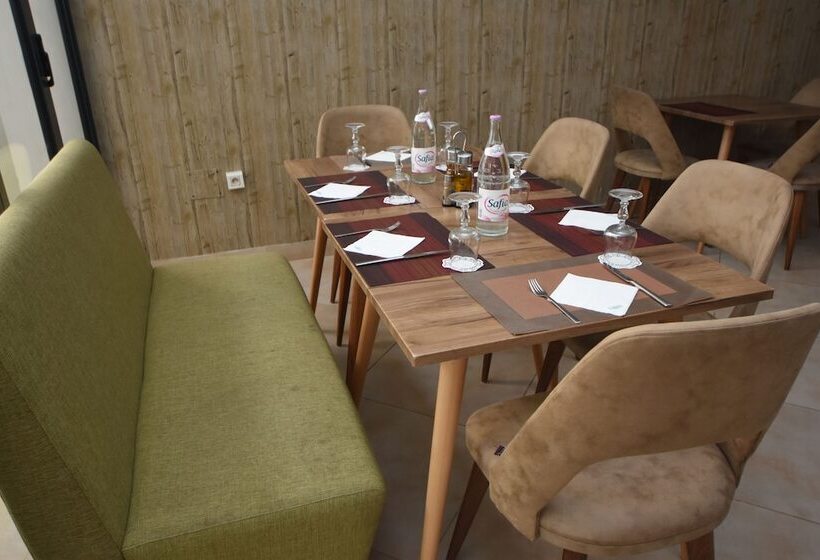 هتل Downtown Tunis