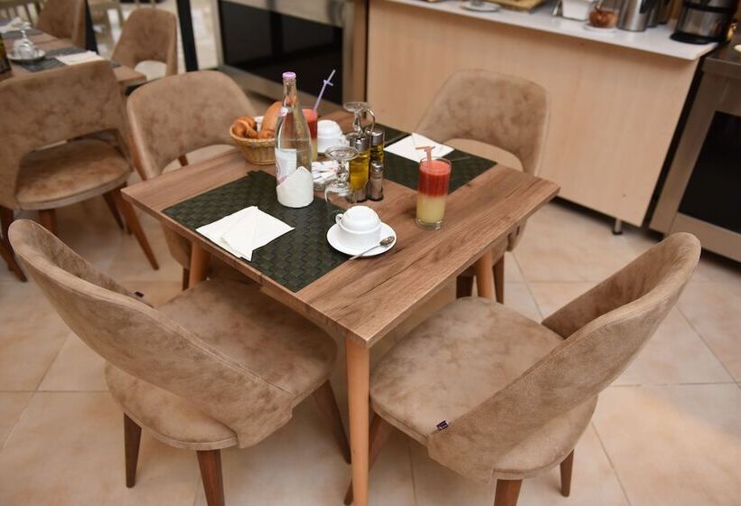 هتل Downtown Tunis